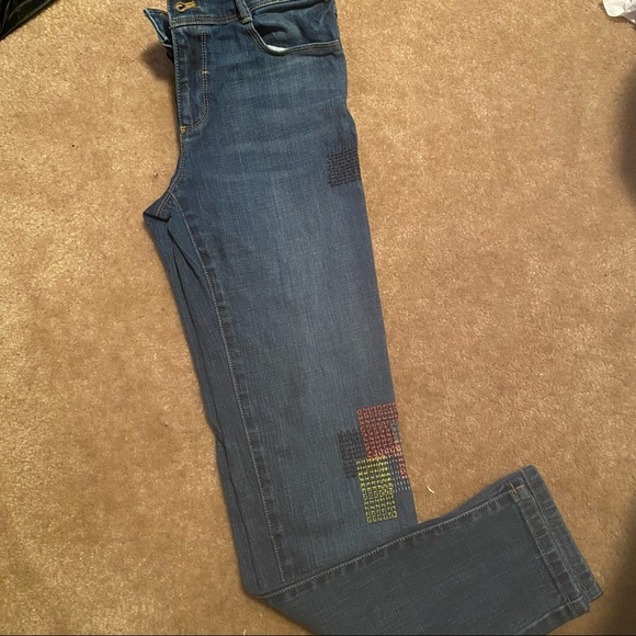 2 pair Tommy Hilfiger Jeans - Picture 8 of 11